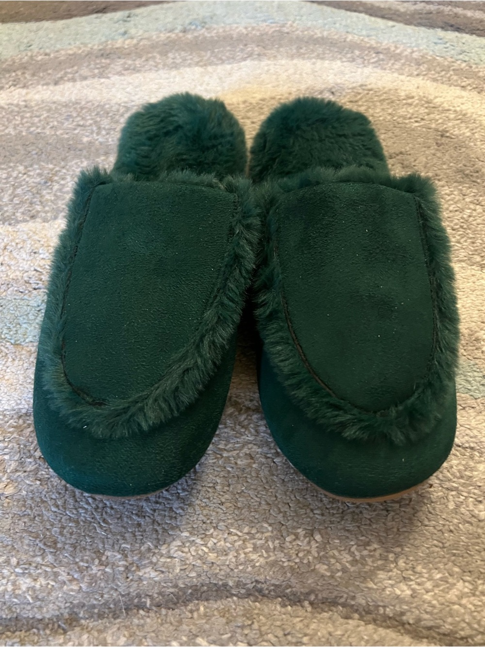 Cozy Faux-Fur Green Slip-On Slippers